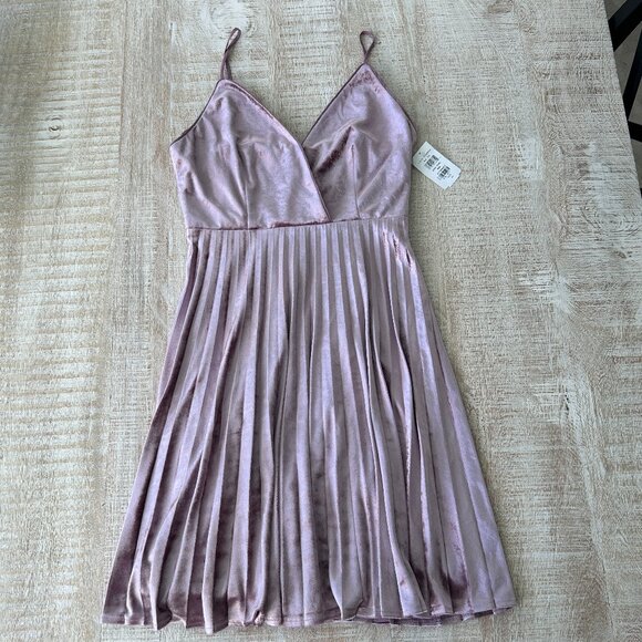 Chelsea28 Dusty Rose Crushed Velvet Sleeveless Midi Dress Straps NWT Medium - Picture 1 of 10